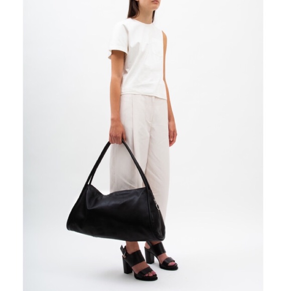 BEHNO 'Kamala' Handcrafted Large Leather Nappa Hobo Bag in Black - Picture 7 of 15